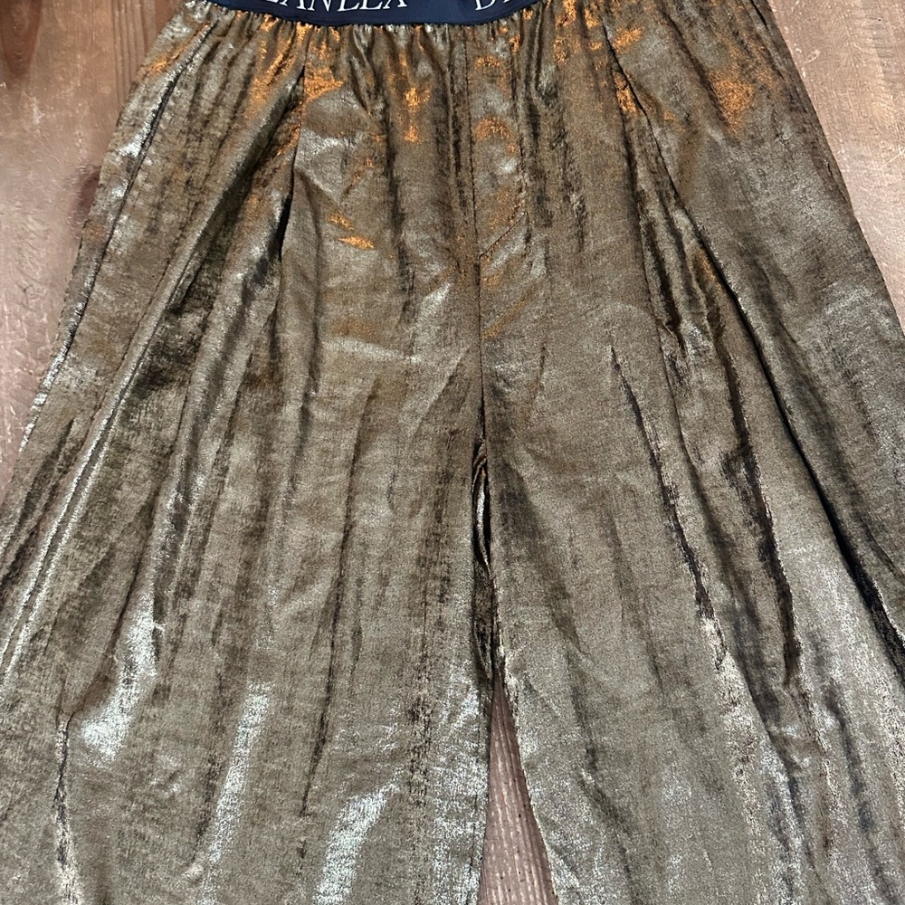 Dylanlex Metallic Wide-Leg Pants in Gold - Picture 10 of 11
